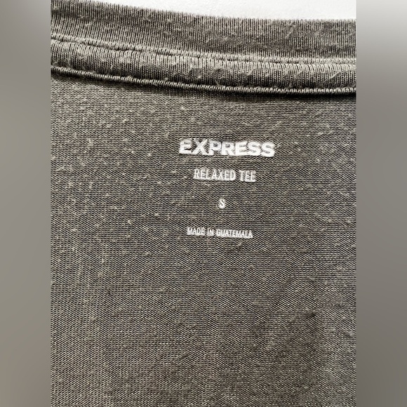 Express Grey Relaxed Short Sleeve V-Neck Tee Size Small - Picture 4 of 10